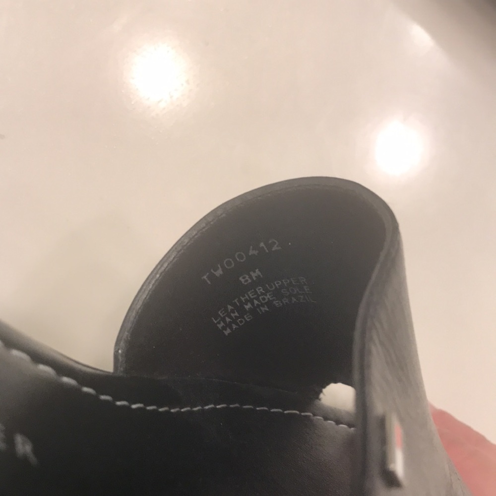 Tommy Hilfiger women’s black slip on shoes - Picture 4 of 4